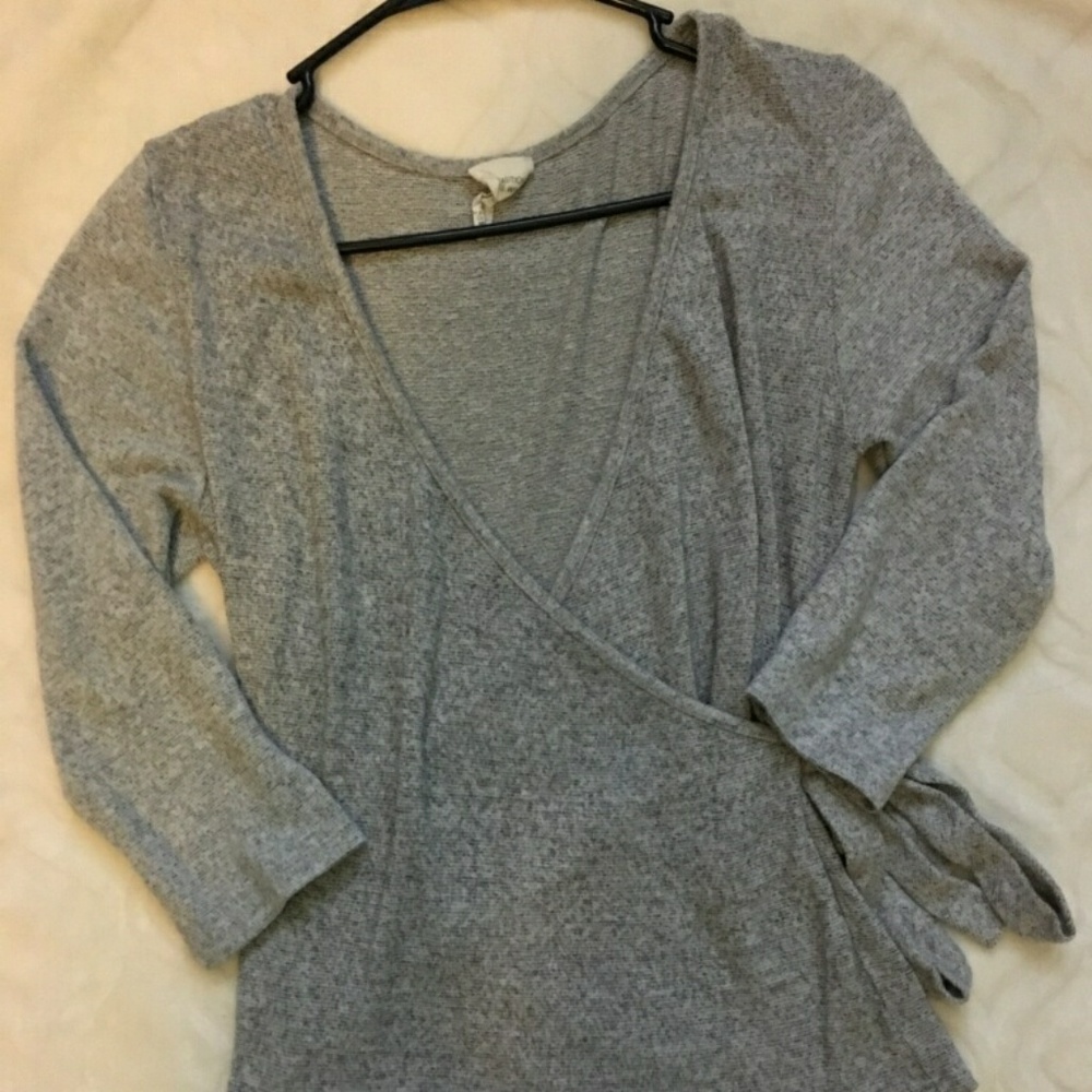 Quarter sleeve top